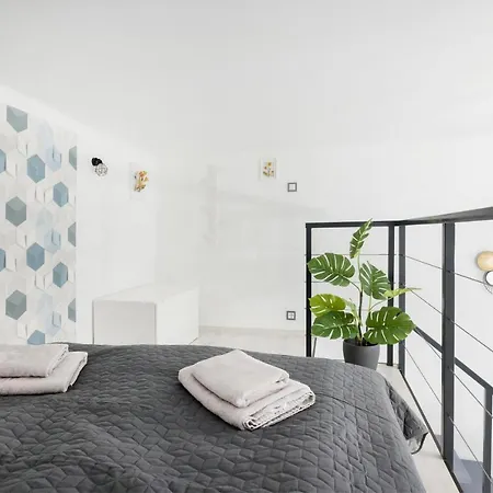 Apartament Mirror *